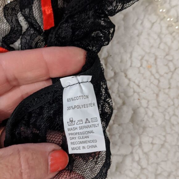 💜 5/$25 new never worn small black lace with plastic pearl accent teddy - Picture 4 of 4